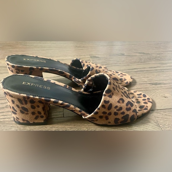 Express Leopard Print Fabric Heeled Sandals. Size 6 - Picture 2 of 3